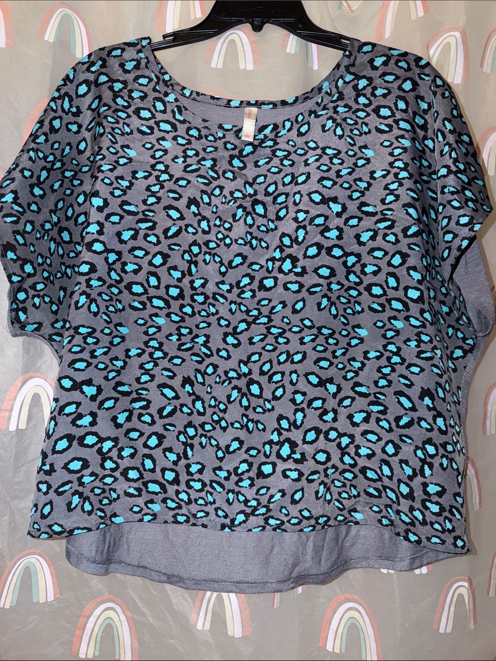 Xhilaration Grey Tee with Aqua and Black Leopard Print